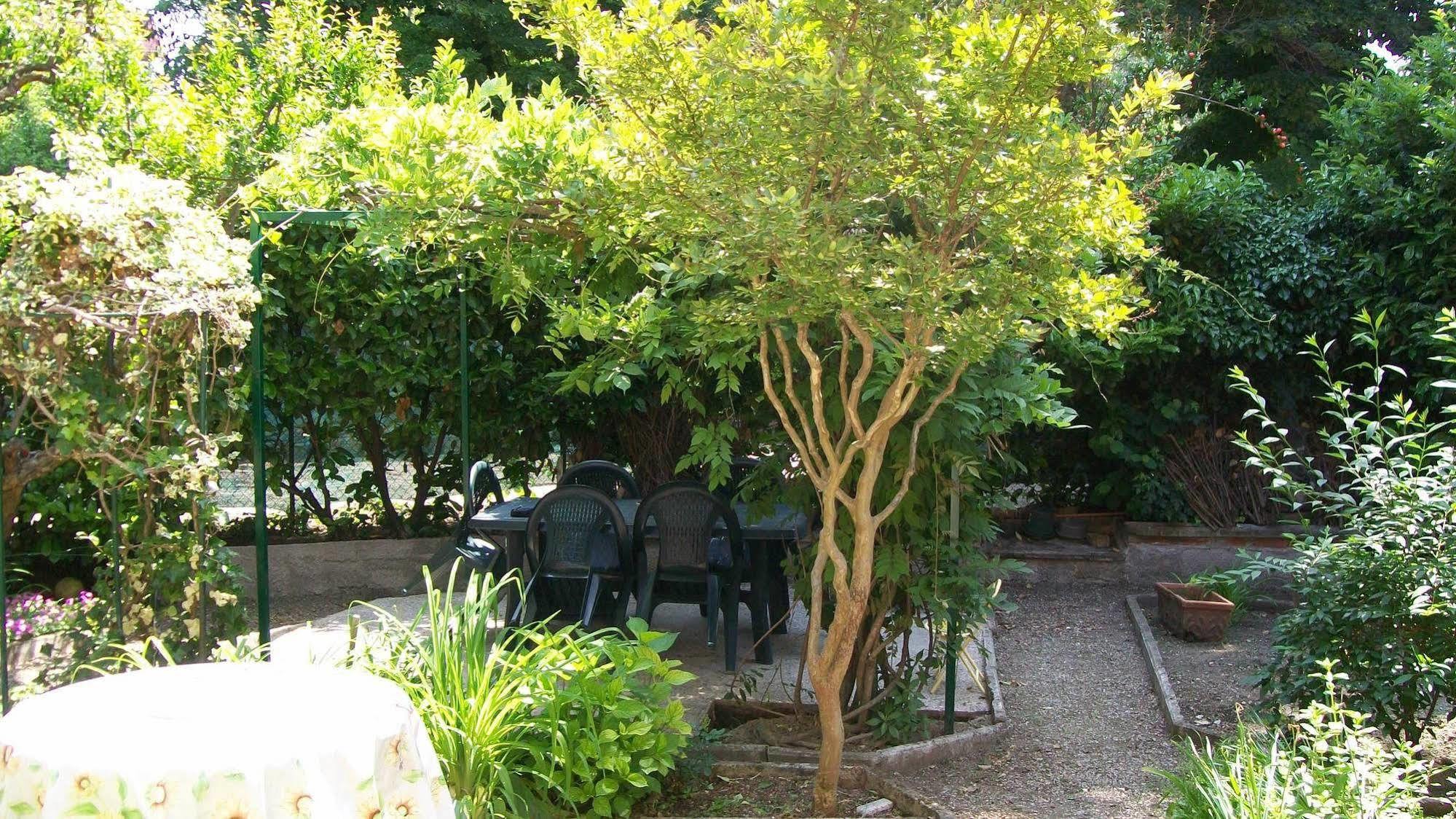 Il Giardino Nel Parco R&B Hotell Bologna Exteriör bild